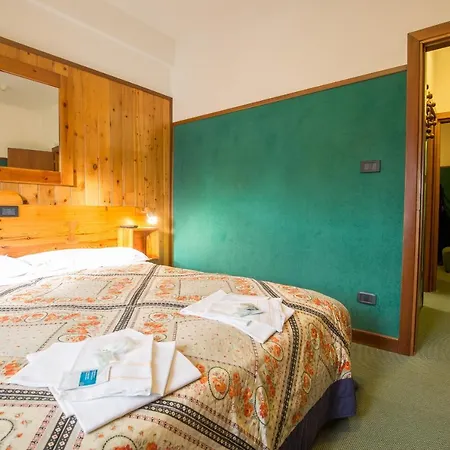 La Piccola Hotel 3*
